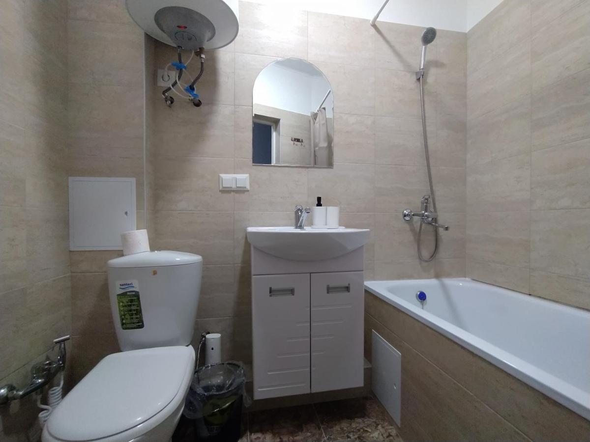 Appartement Aura On Sydykova Street 290 à Bichkek Extérieur photo